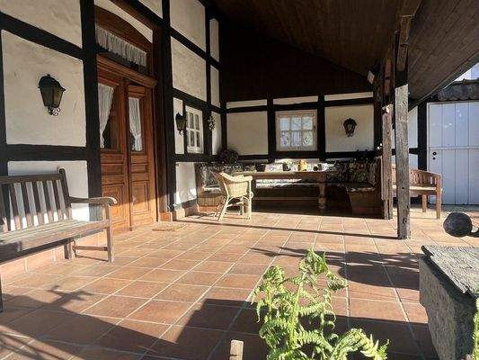 überdachte Terrasse