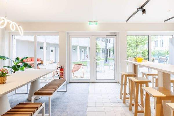 THE FIZZ Hannover Kitchen 6.jpg