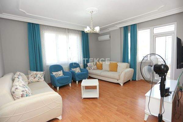 Furnished Apartment in a Complex with Parking Lot in Antalya