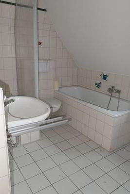 Detail Bad, Wanne im DG