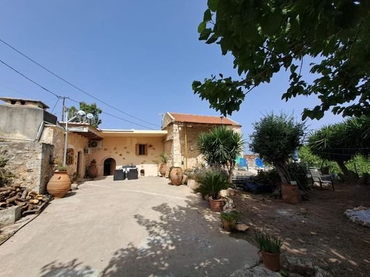 Kreta, Sellia: Traditionelle charmante Residenz mit Gästehaus zu verkaufen