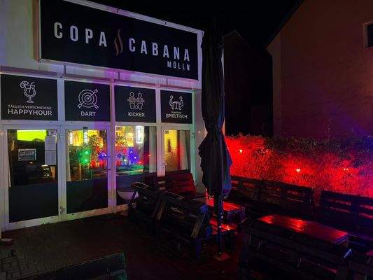 Außenansicht Nacht.jpg