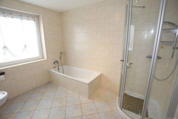 Dusch- und Wannendbad