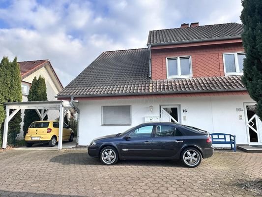 Ansicht Haus 16 m Carport