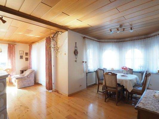 Offener Wohn- und Essbereich