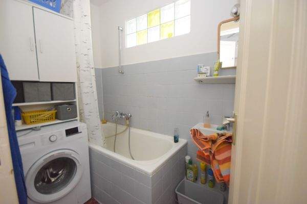 Badezimmer Wohnung DG