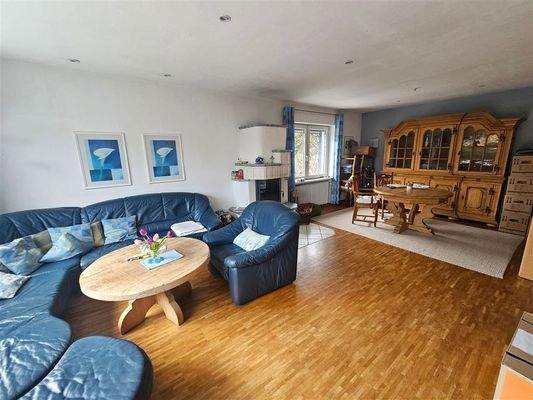 Wohn- Esszimmer Hauptwohnung