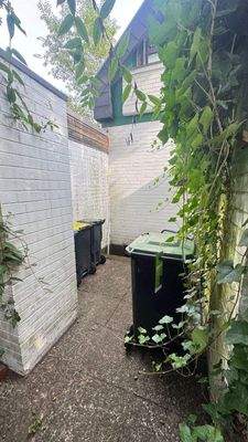 Platz für Mülltonnen 