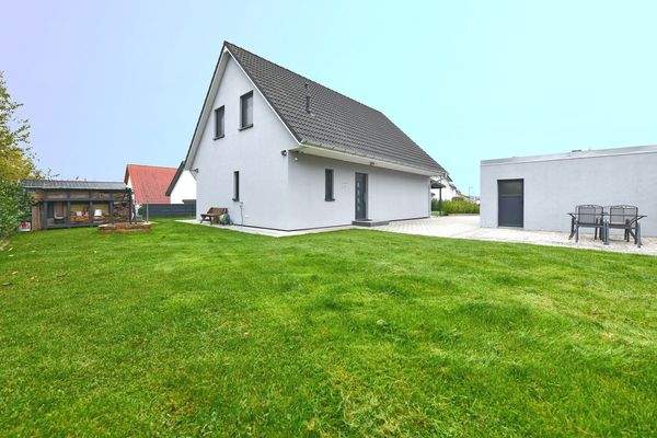 Blick nach Süden in den Garten