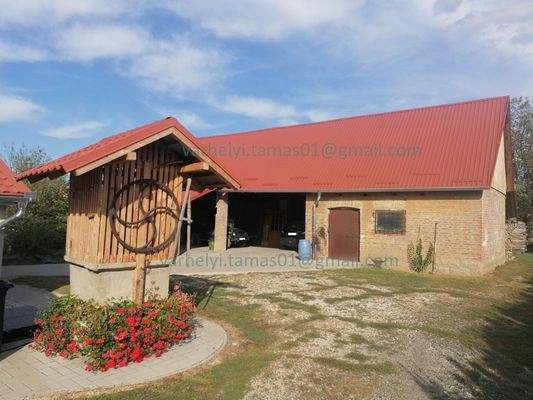  Brunnen + Nebengebäude