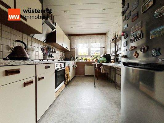 Einliegerwohnung: Praktische Küchenzeile, alles griffbereit für den Alltag