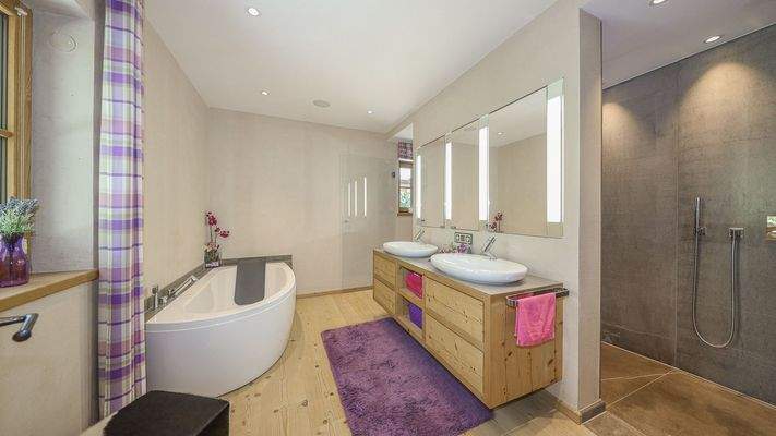 KITZIMMO-Luxusvilla mit Kaiserblick in Alleinlage kaufen - Immobilien Scheffau.