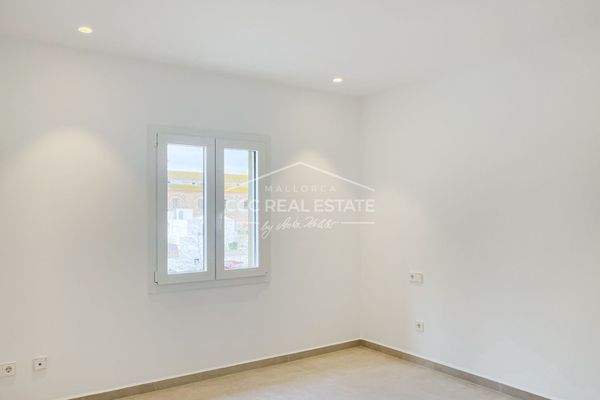 Erstes Schlafzimmer mit...