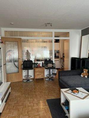 Wohnzimmer mit Küche.jpg