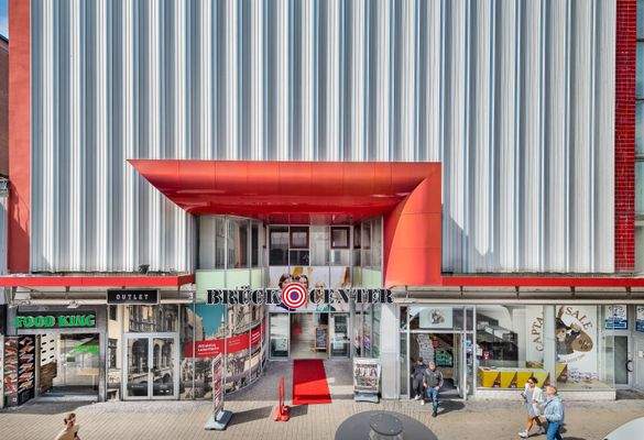 brueckcenter-aufsicht-frontal-social