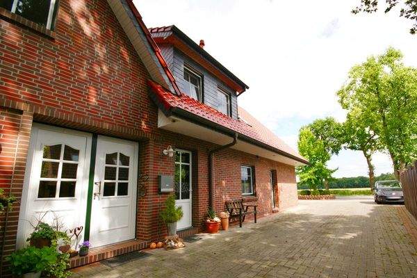 685 Eingangstür WE2