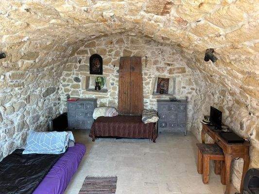 Ostkreta, Pappagiannades: Traditionelles Steinhaus mit großem Garten voller Olivenbäume zu verkaufen