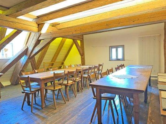 Giebelstube links mit 30 Sitzplätzen