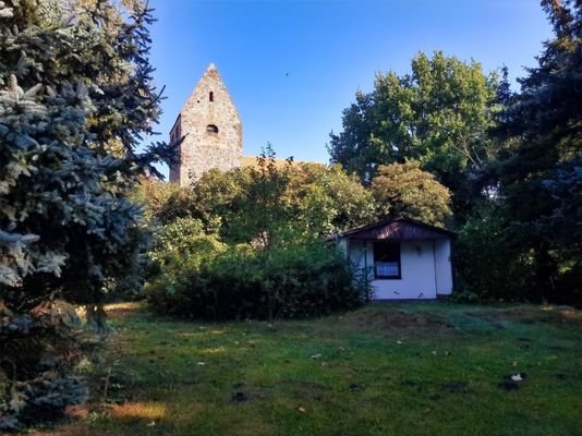 ..mit Blick auf die Dorfkirche