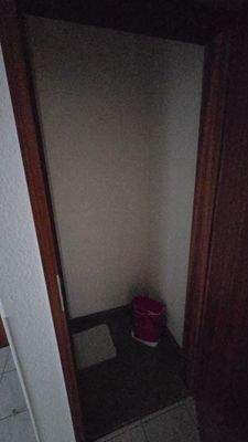 Flur zu Abstellraum (vor Sanierung | unbewohnt)