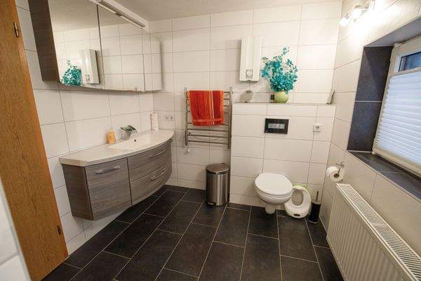 28 - Badezimmer EG.jpg