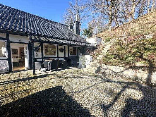 Eingang von der unteren Terrasse