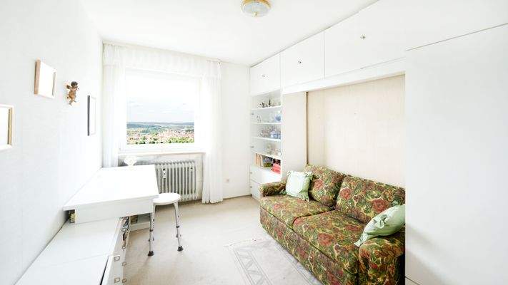 Arbeits- oder Kinderzimmer