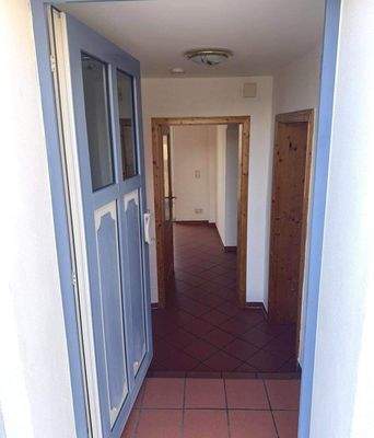 EG_Flur mit Wohnen und Schlafen