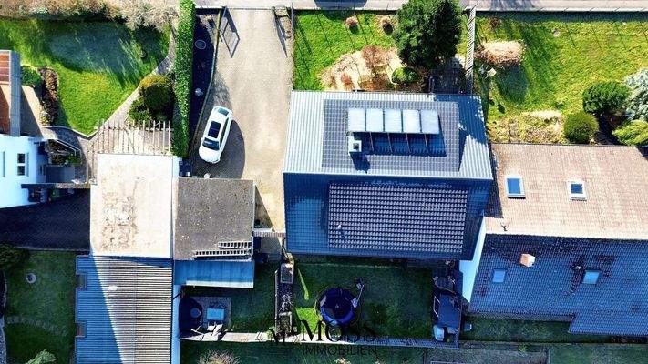 Haus-/Grundstücksansicht von oben