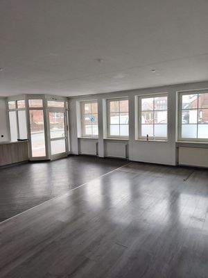 Laden-Bürofläche-01