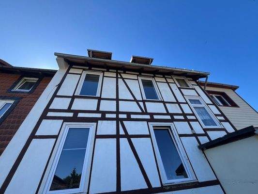 004020156800_302_350_02102025030243112