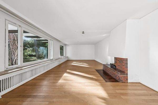 Wohn- und Essbereich mit Kamin