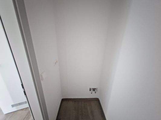 Abstellraum mit WM-Anschluss