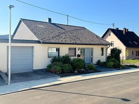 Charmantes Einfamilienhaus mit großem Garten
