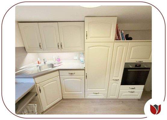 Küche mit Abgang in den Gewölbekeller