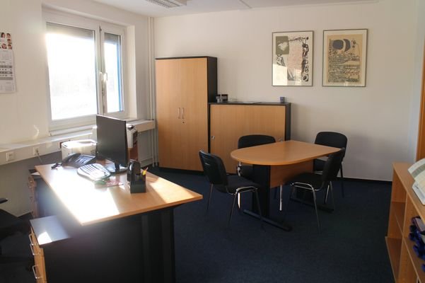 Beispiel möbliertes Bürozimmer