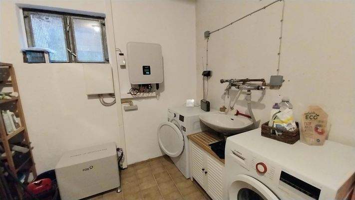 Wasch - und Trockenraum mit Haustechnik EG