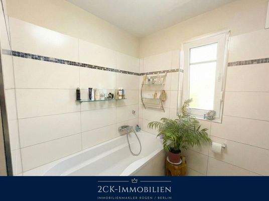 Badezimmer mit Badewanne