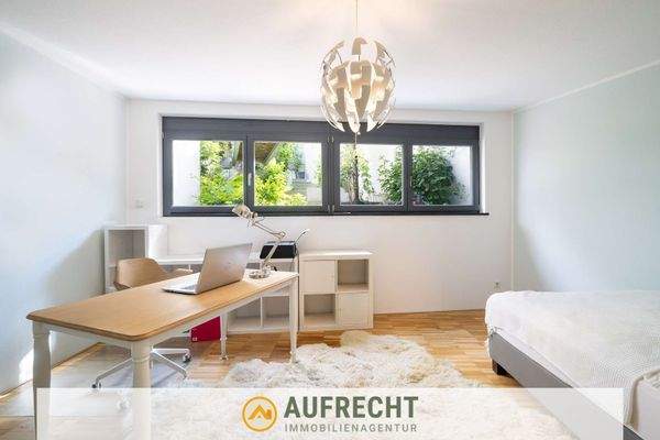 helles Büro oder Kinderzimmer