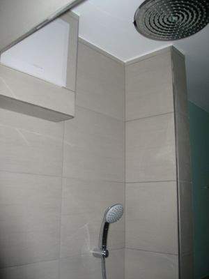 Regendusche und Handbrause.JPG