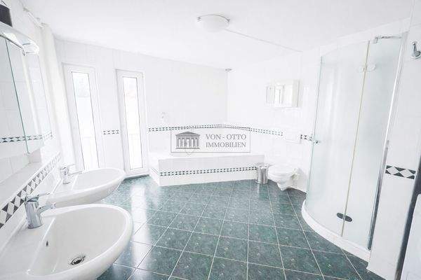 Tageslichtbad 1st OG