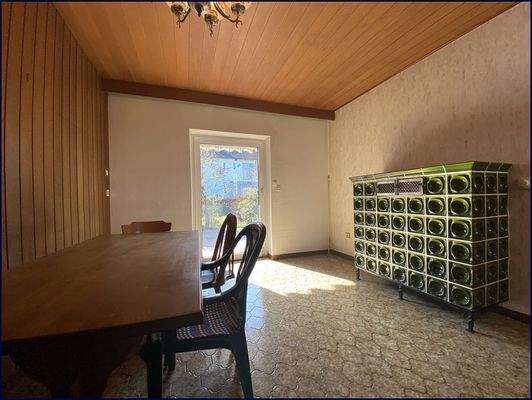 Esszimmer mit Terassenzugang