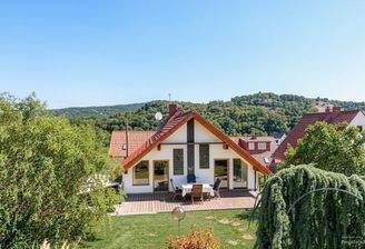 Rückansicht DG mit Terrasse - (KI generiert)