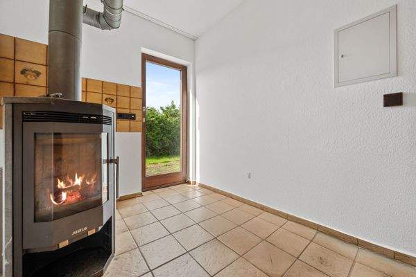 UG | Separater Eingang, Flur, Ofen