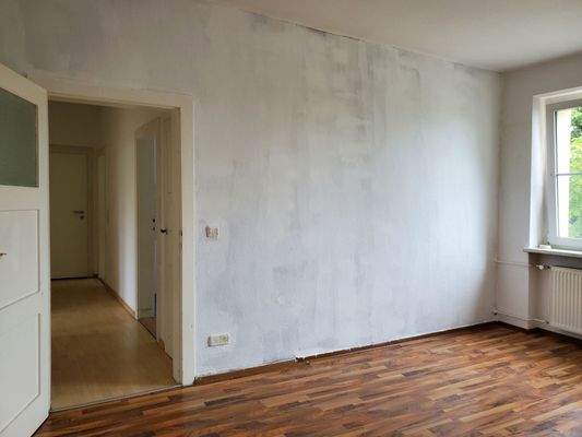 Schlafzimmer 1, Blick Flur.jpg