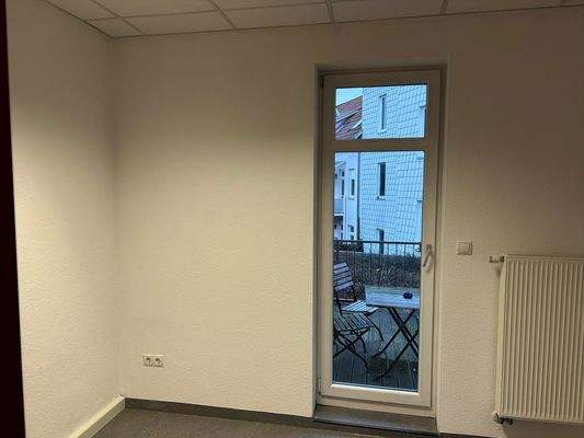 Büro mit Terrassenzugang