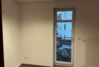 Büro mit Terrassenzugang