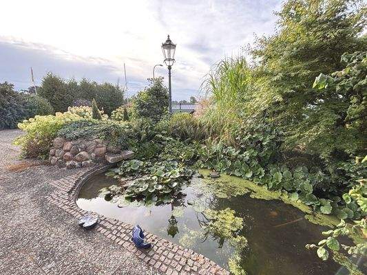 Idyllischer Zierteich