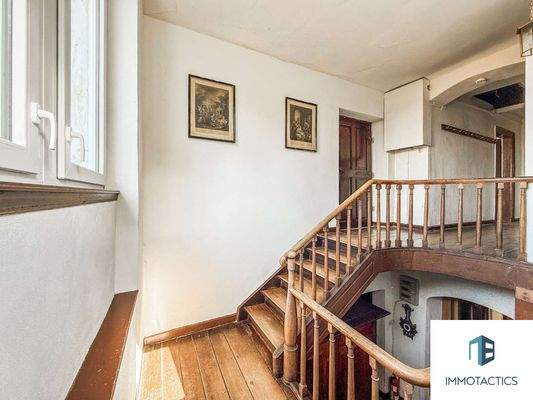 Aufgang EG Hauptgebäude 