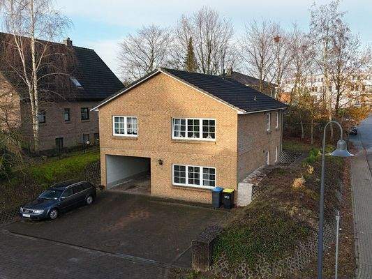 Das Mehrfamilienhaus in schöner Lage am Heideteich